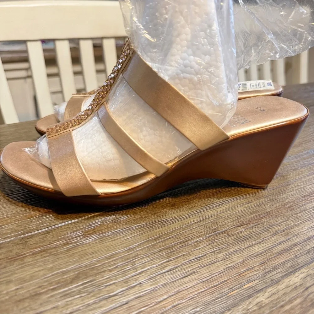 Italian Shoemakers Womens Rose Gold Rhinestone in Gold Wedge Sandals‎ 9.5W Italy